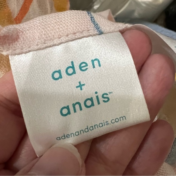 Aden + Anais Floral Print Swaddle Baby Blanket Scarf Nursing Coverup R2 - Picture 2 of 4